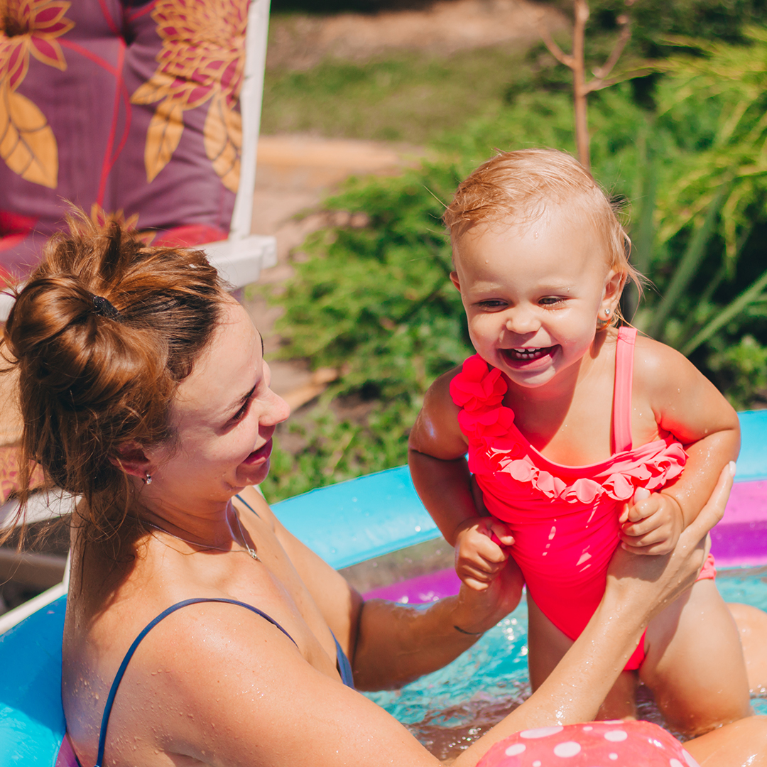 los bebes se pueden bañar en la piscina