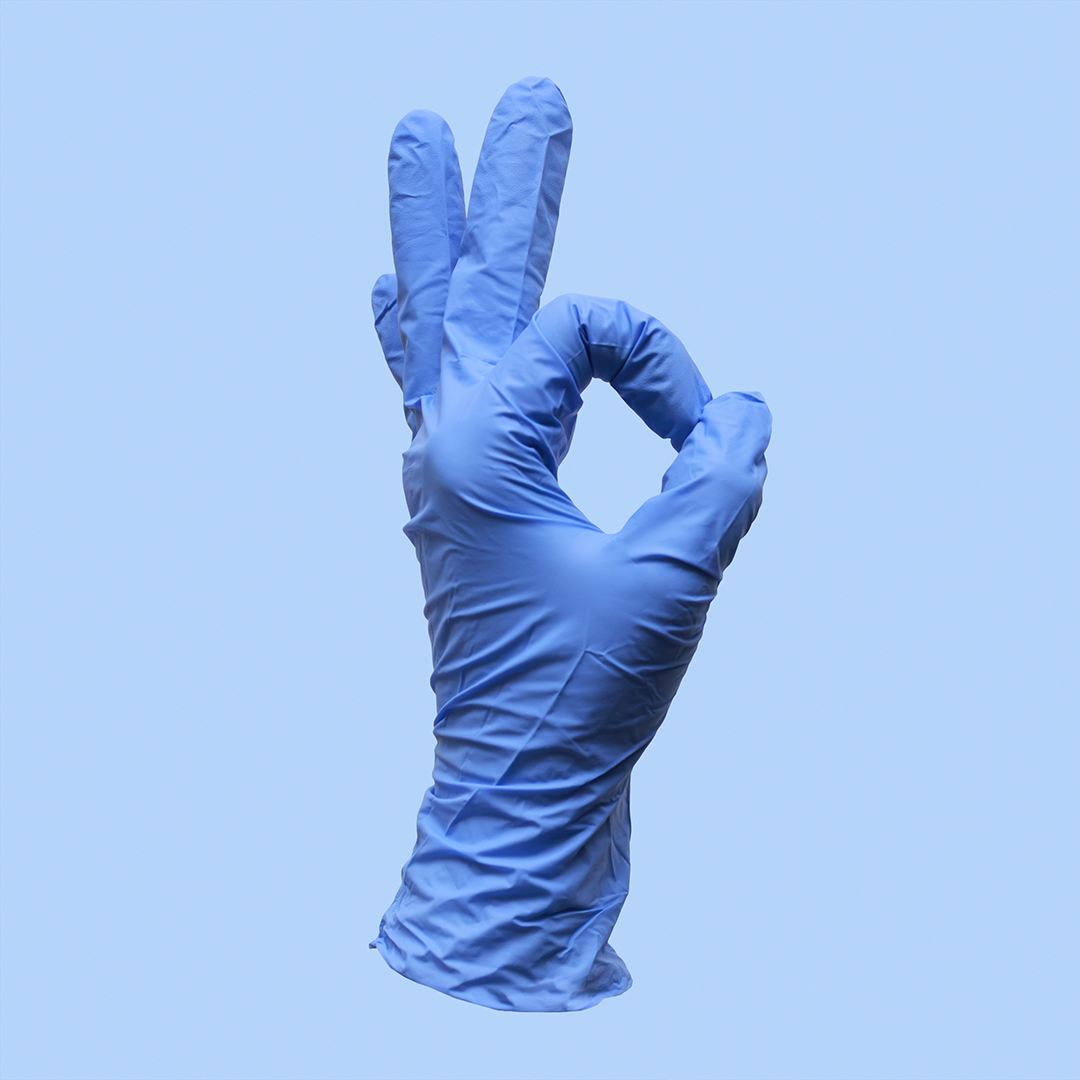 cómo limpiar audífonos guantes