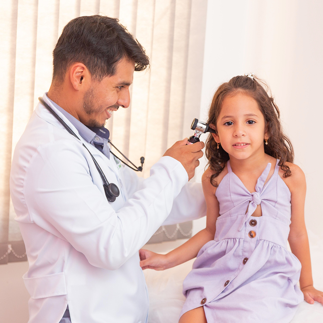 sintomas otitis externa dolor de oído en niños por agua