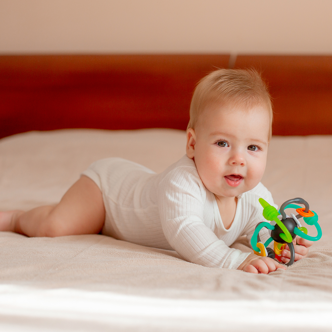 bebé de 4 meses movimientos