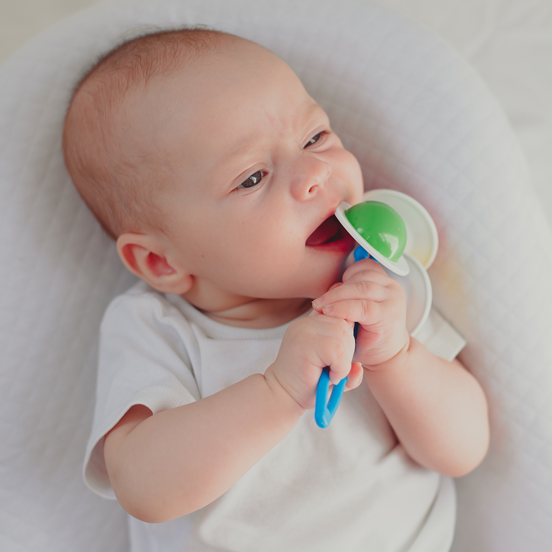 papá primerizo salida de los dientes